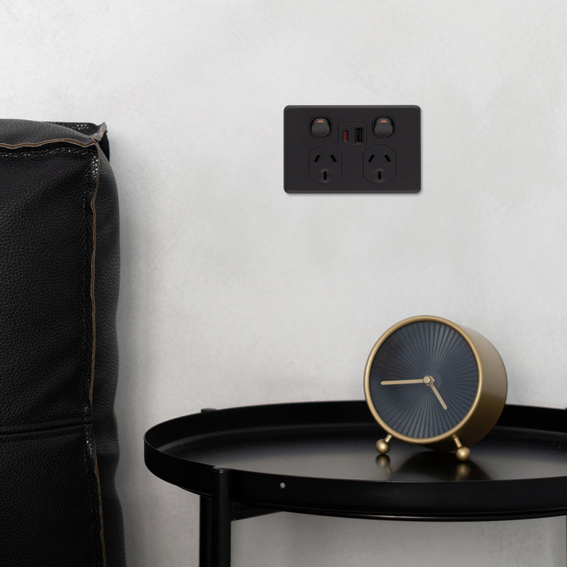 DETA X6 Matte Black Double PowerPoint  with USB A+C PD20W Fast Charging